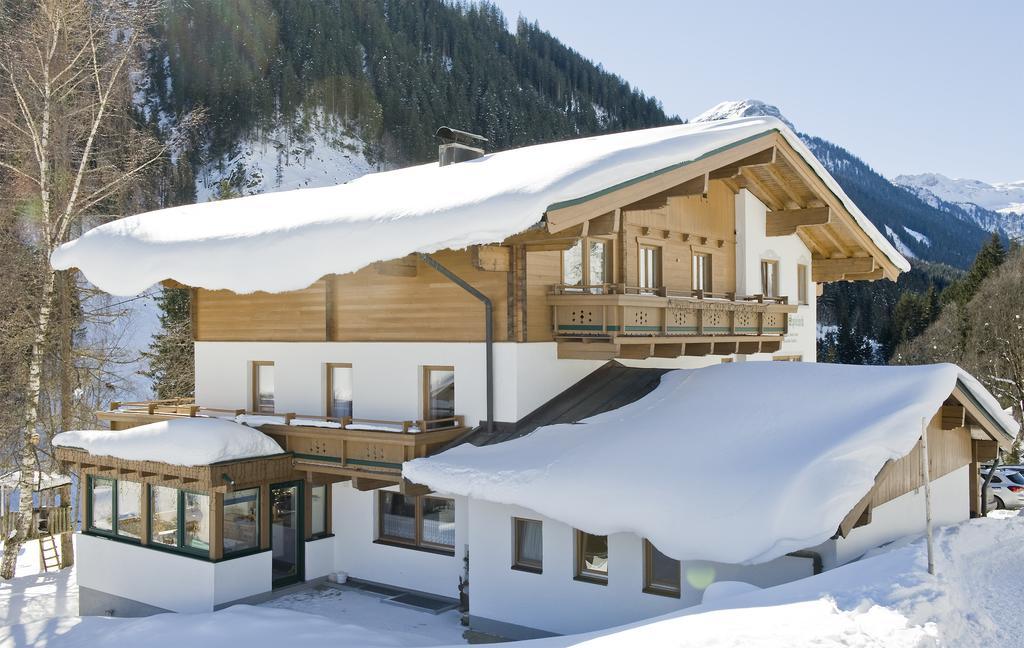 Haus Spieleck Acomodação com café da manhã Saalbach-Hinterglemm Exterior foto