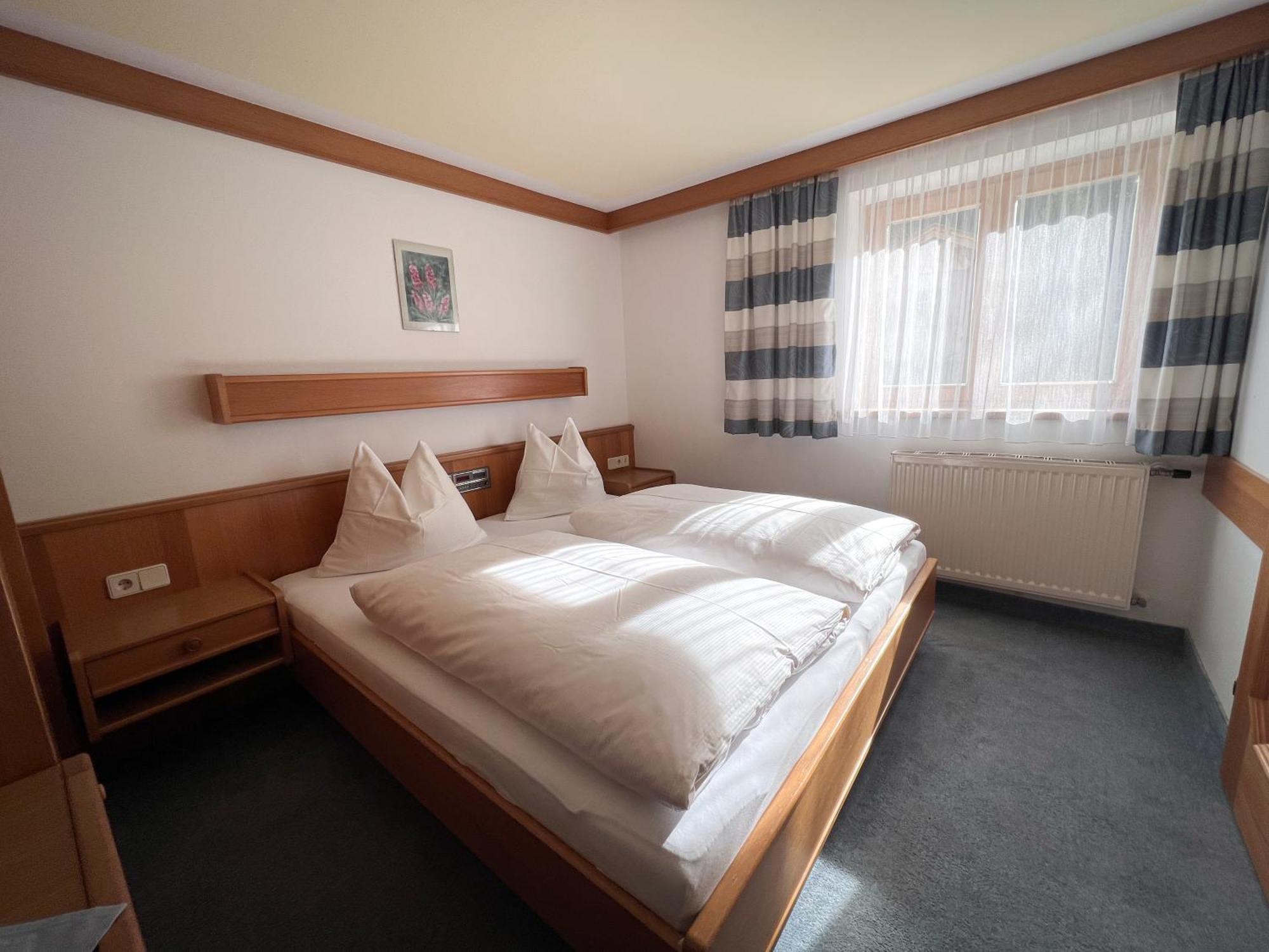 Haus Spieleck Acomodação com café da manhã Saalbach-Hinterglemm Quarto foto