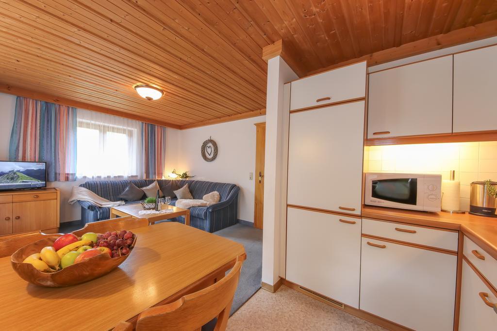 Haus Spieleck Acomodação com café da manhã Saalbach-Hinterglemm Exterior foto
